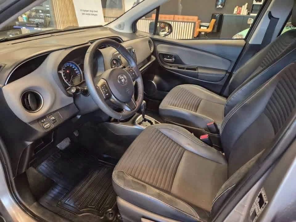 Toyota Yaris Hybride - image 3