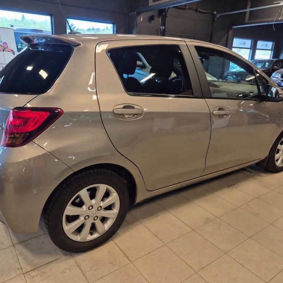 Toyota Yaris Hybride - image 5