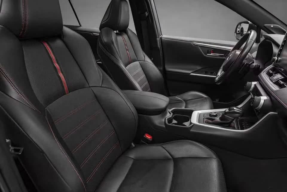 Toyota RAV4 PHEV AWD Executive - image 32