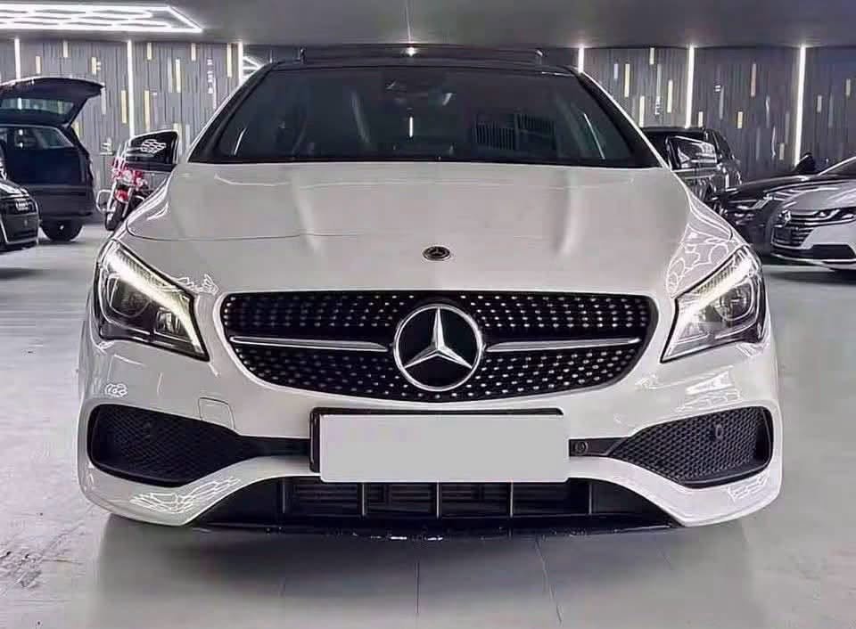 Mercedes-Benz CLA 220 d Shooting Brake AMG Line - image 18
