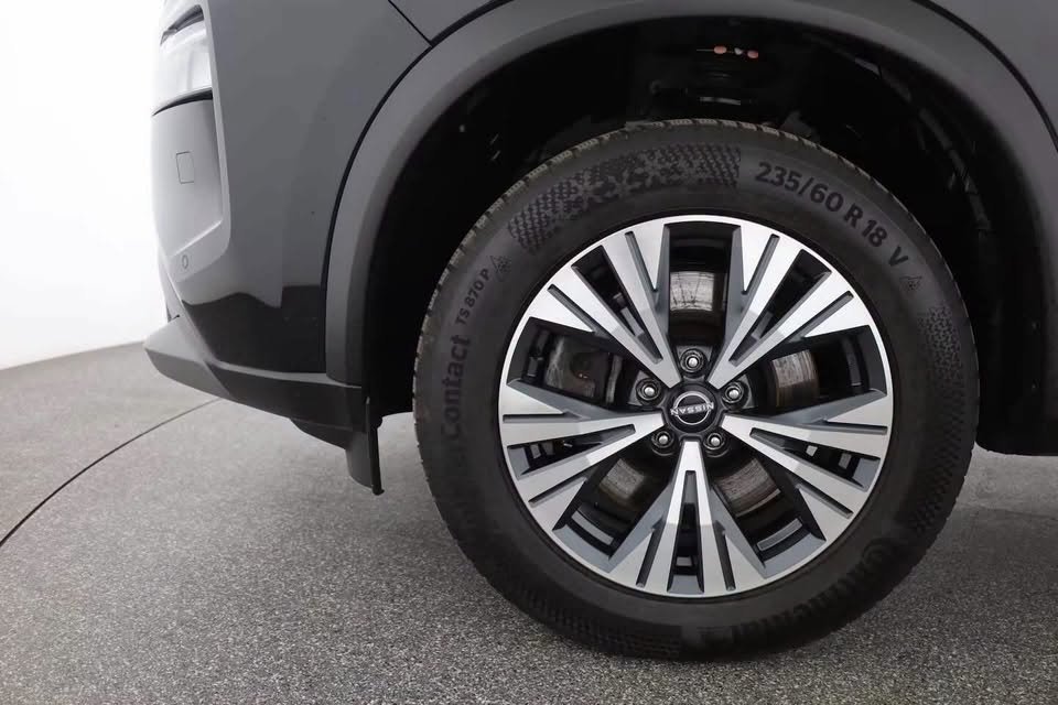Nissan X-Trail Acenta - image 9