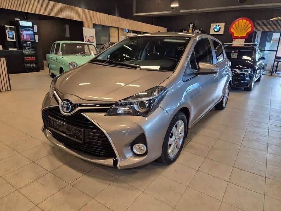 Toyota Yaris Hybride - image 9