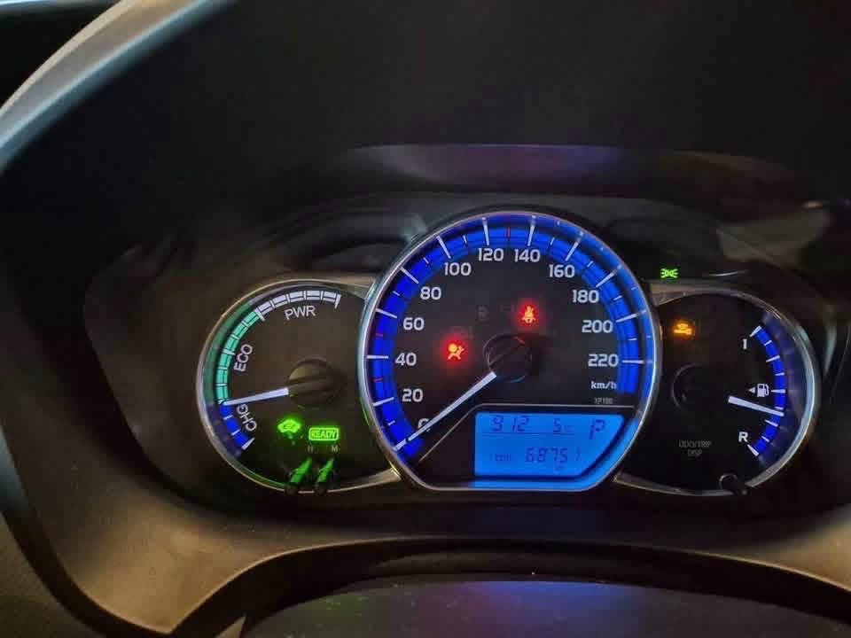 Toyota Yaris Hybride - image 10