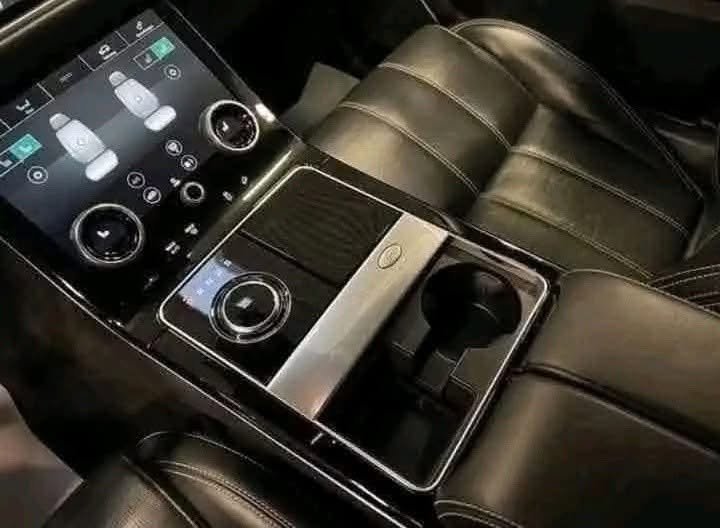 Range Rover Velar P 300 - image 15