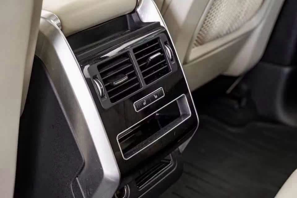 Land Rover Range Rover Sport 3.0 TDV6 HSE - image 12