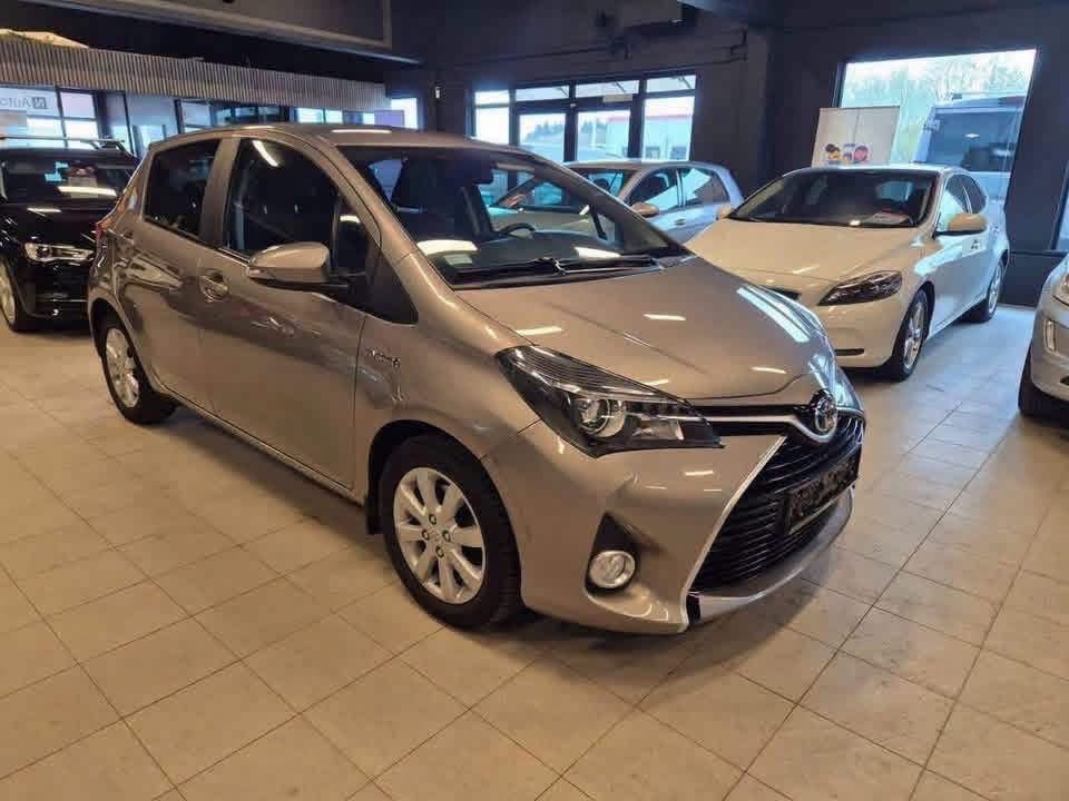 Toyota Yaris Hybride - image 15