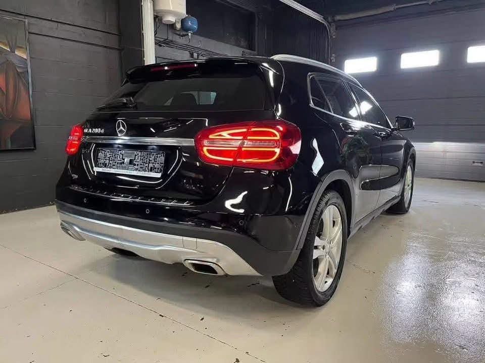 Mercedes GLA 200 - image 8