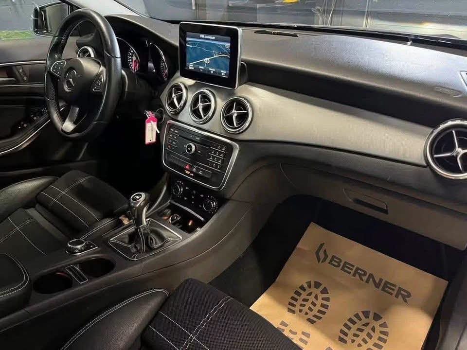 Mercedes GLA 200 - image 11