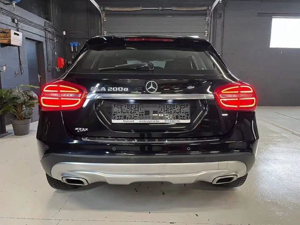 Mercedes GLA 200 - image 20