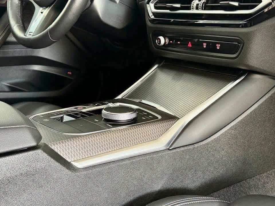 BMW 230i M Sport xDrive - image 16