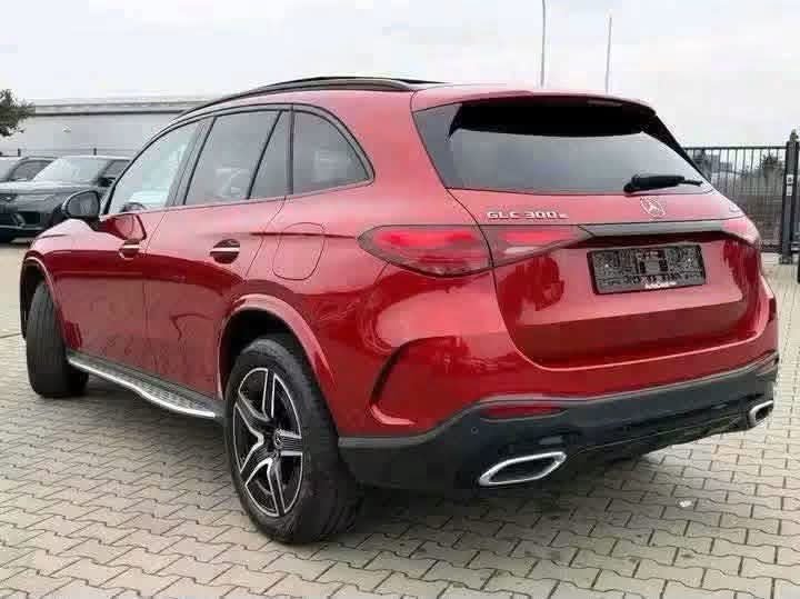 Mercedes-Benz GLC 300 e AMG Line 4MATIC - image 3