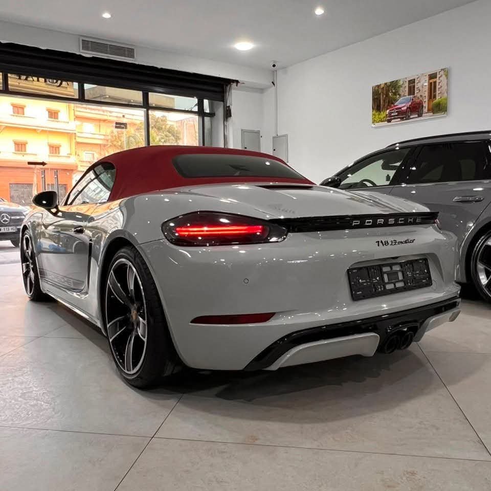 Porsche Boxster - image 7