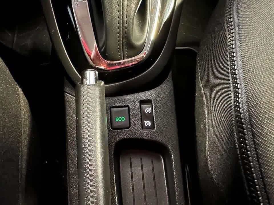 Renault Captur — 2016 - image 19