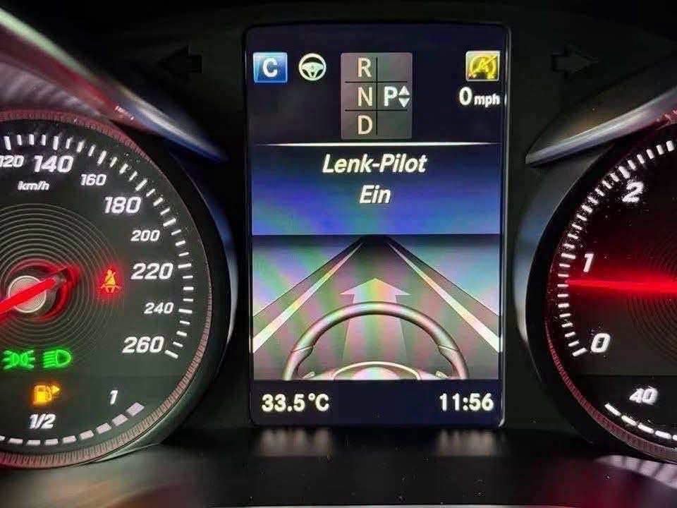 Mercedes-Benz GLC 250 d Coupé 4MATIC AMG - image 33