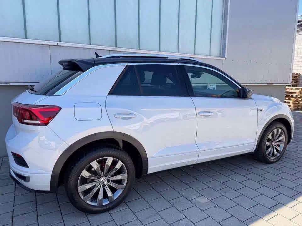 Volkswagen T-Roc Sport R-Line 1.5 TSI DSG - image 2