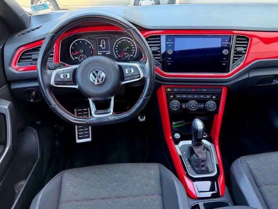 Volkswagen T-Roc Sport R-Line 1.5 TSI DSG - image 4