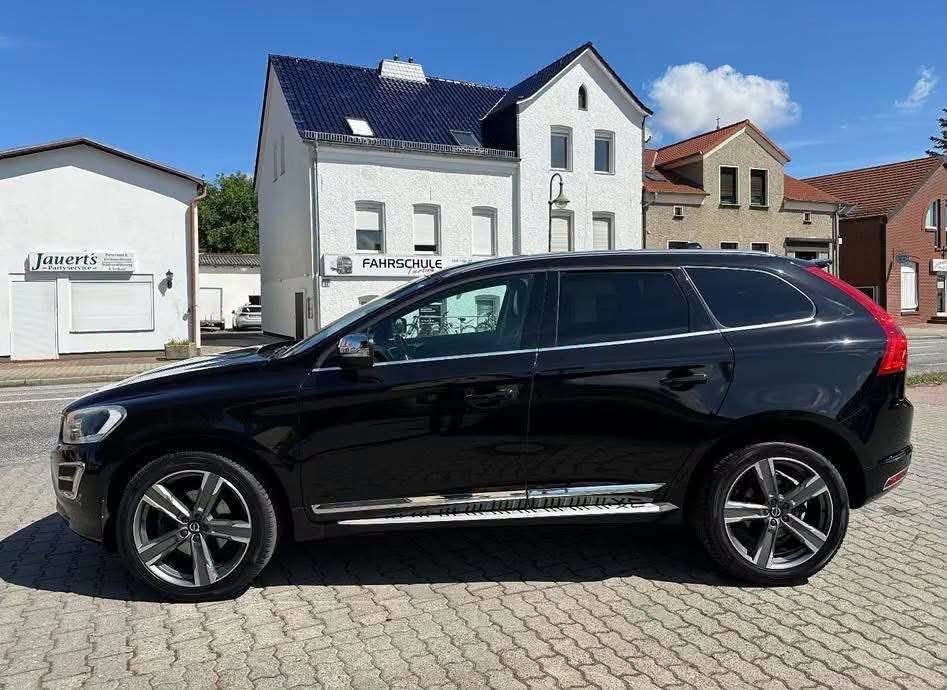 Volvo XC60 Summum AWD - image 2