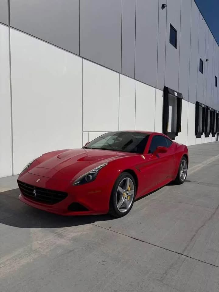 Ferrari California T - image 2