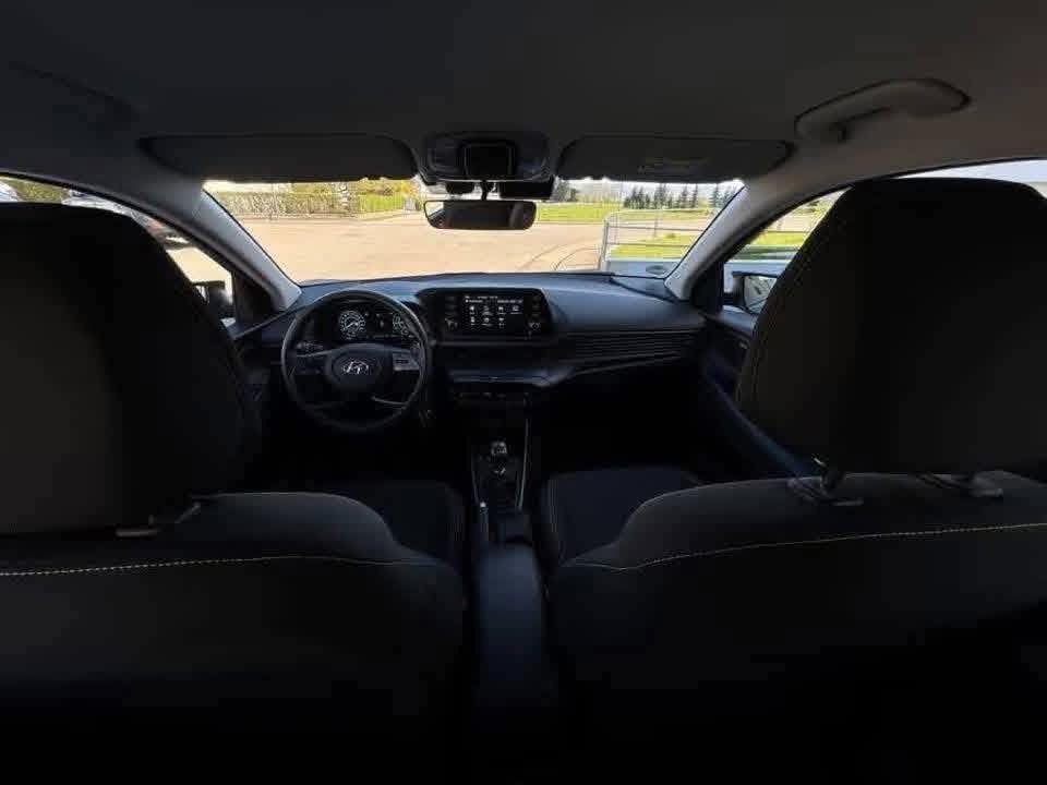 Hyundai i20 Intro Edition - image 10