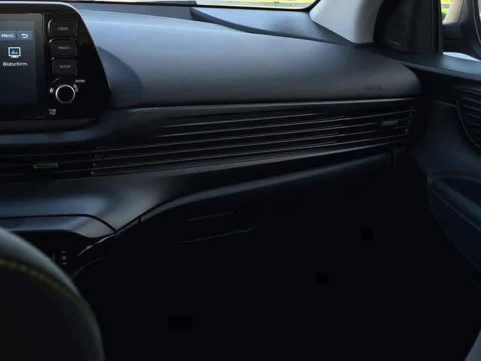 Hyundai i20 Intro Edition - image 11