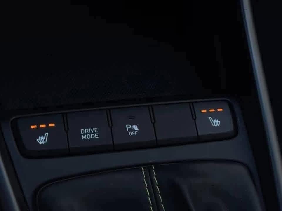 Hyundai i20 Intro Edition - image 23