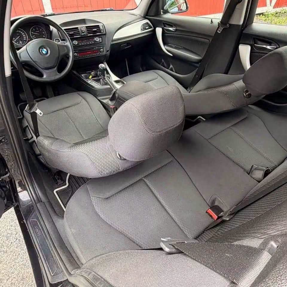 BMW 116d Advantage Edition - image 5