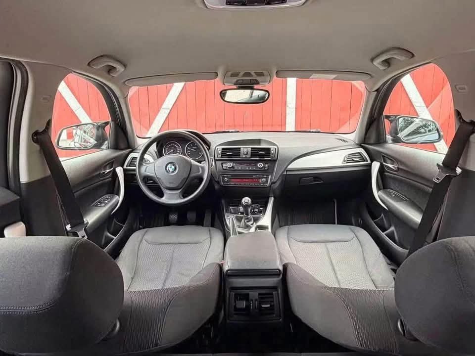 BMW 116d Advantage Edition - image 7