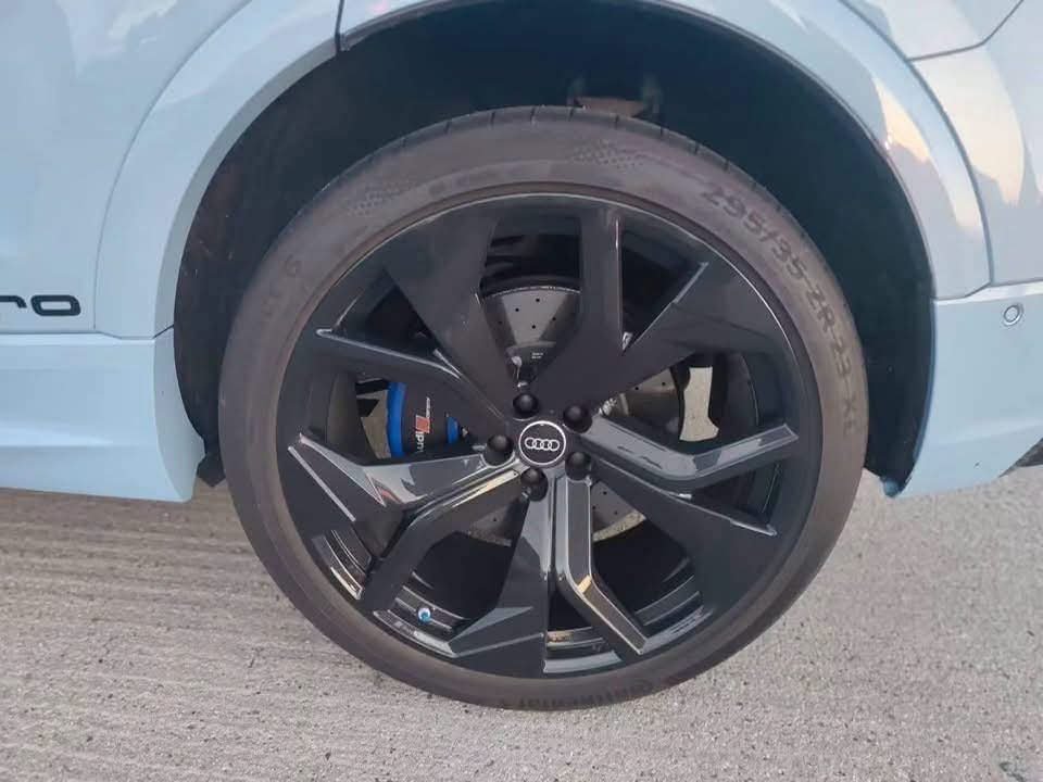 Audi RS Q8 TFSI quattro tiptronic - image 8