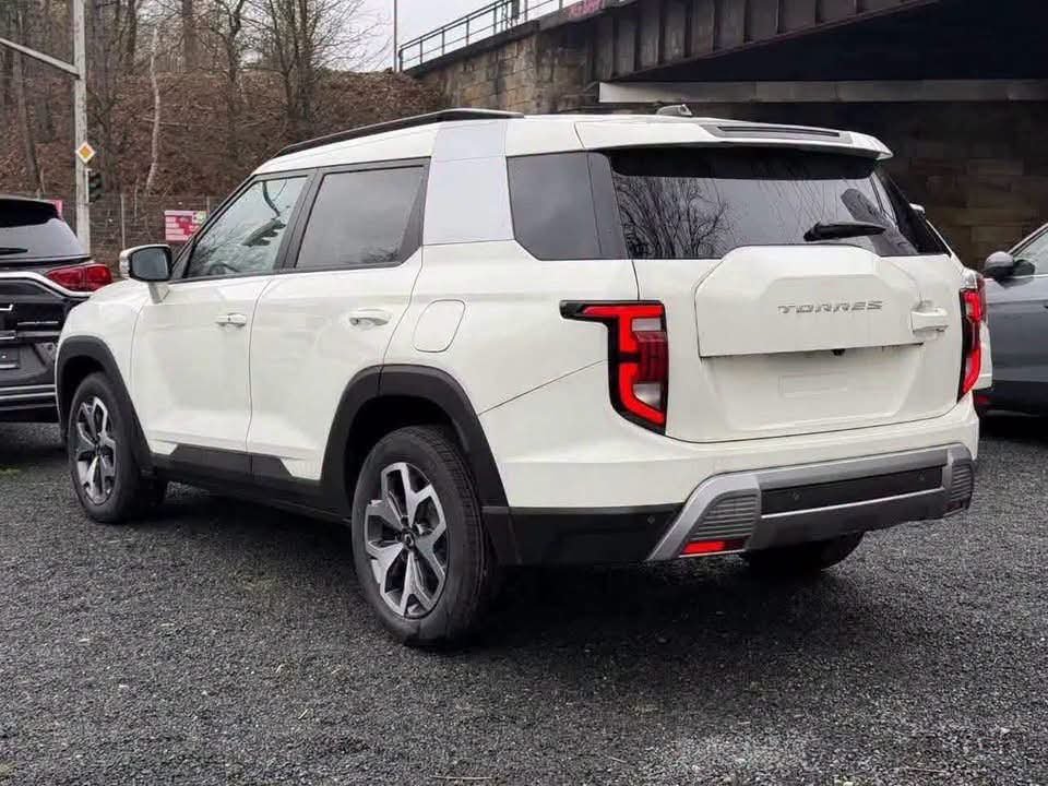 SsangYong Torres - image 3