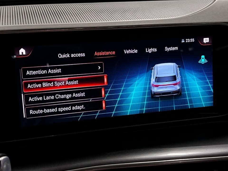 Mercedes-Benz EQC 400 4MATIC - image 18