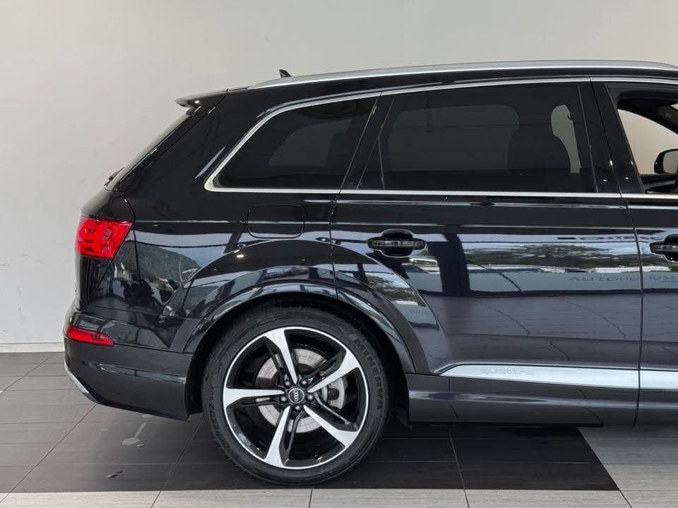 Audi Q7 SUV - image 14