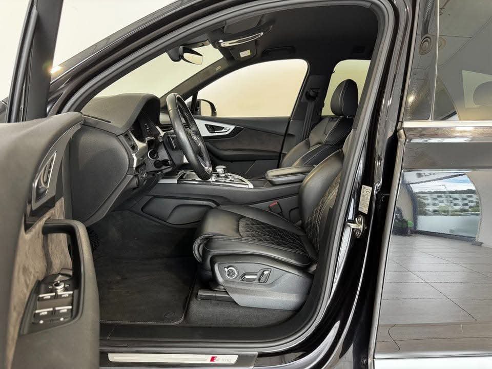 Audi Q7 SUV - image 19