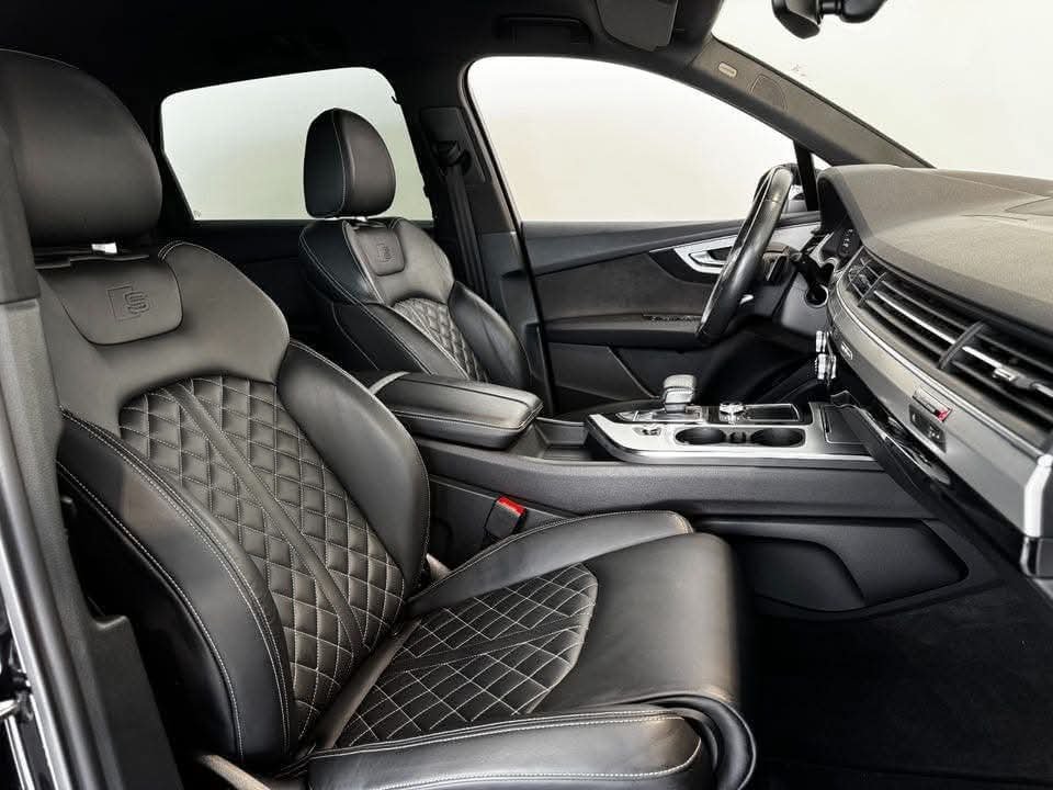 Audi Q7 SUV - image 29