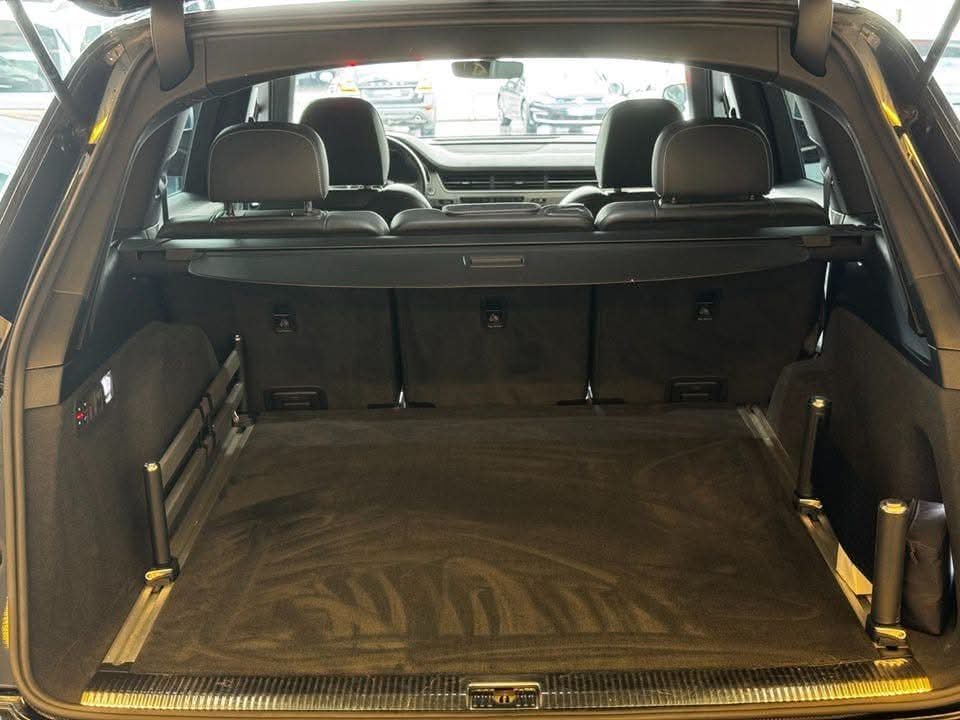 Audi Q7 SUV - image 37