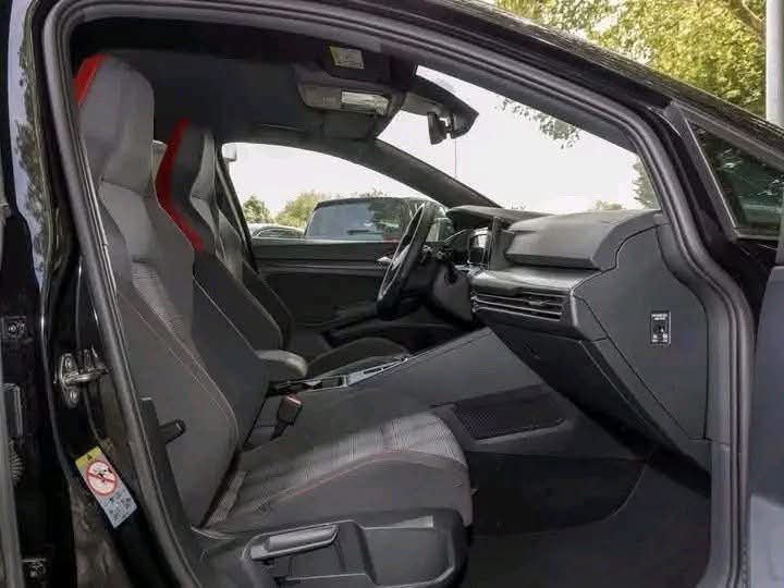 Volkswagen Golf VIII GTI Black Style - image 6