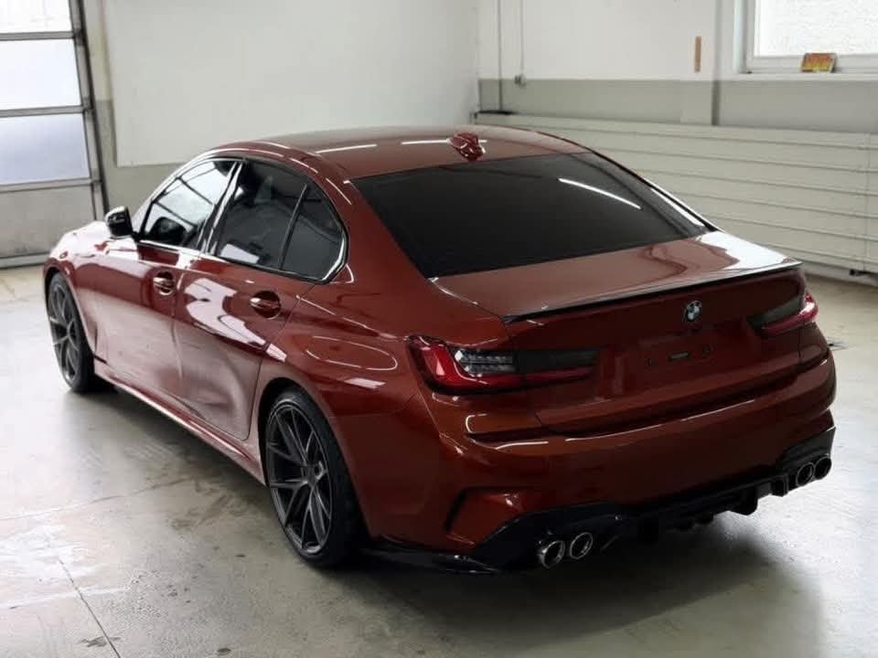 BMW 330i M Sport - image 6
