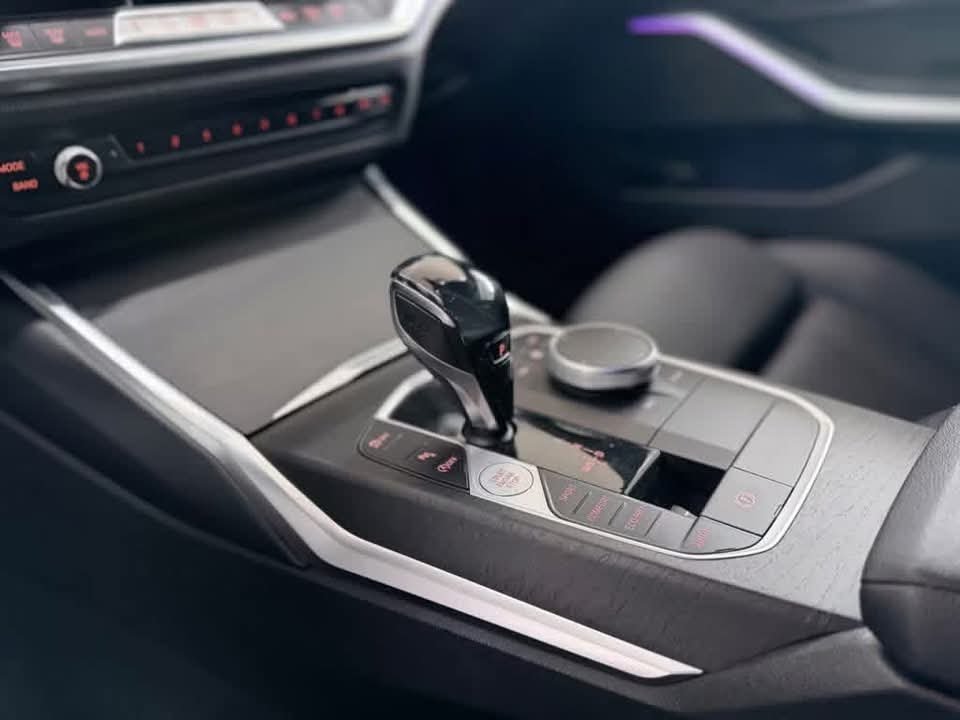 BMW 330i M Sport - image 16