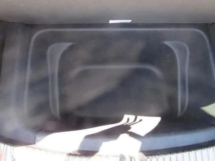 Tesla Model Y Long Range AWD - image 16