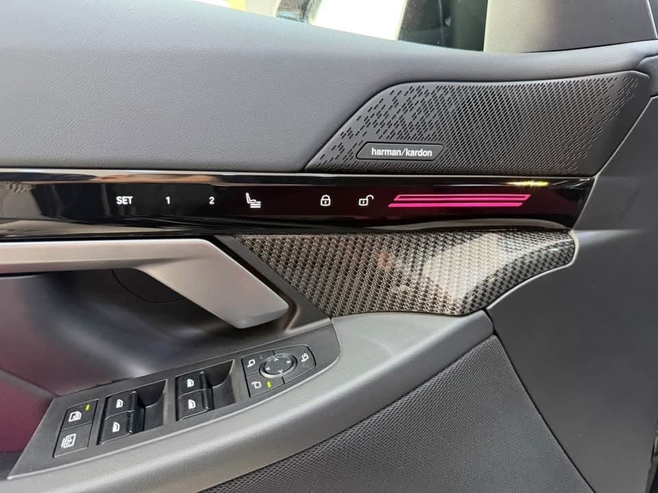 BMW 520d xDrive Black Edition - image 18