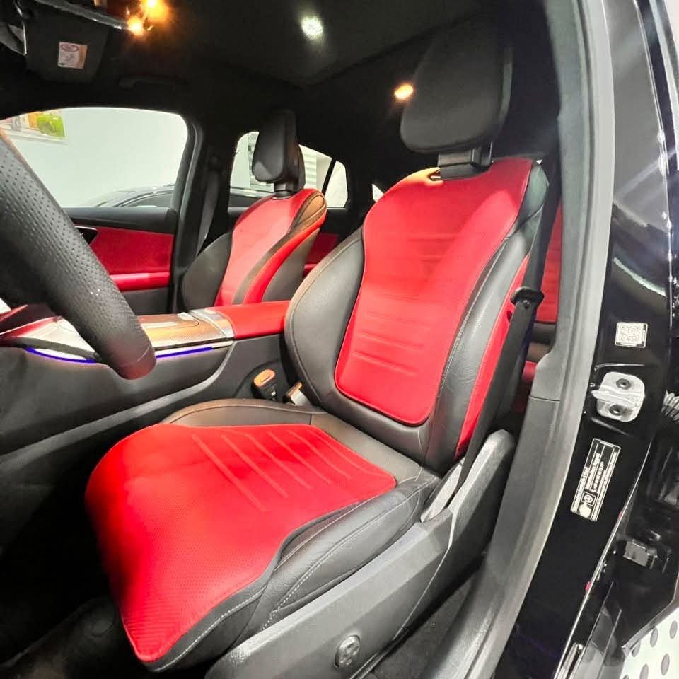 Mercedes-Benz GLC 300d - image 13