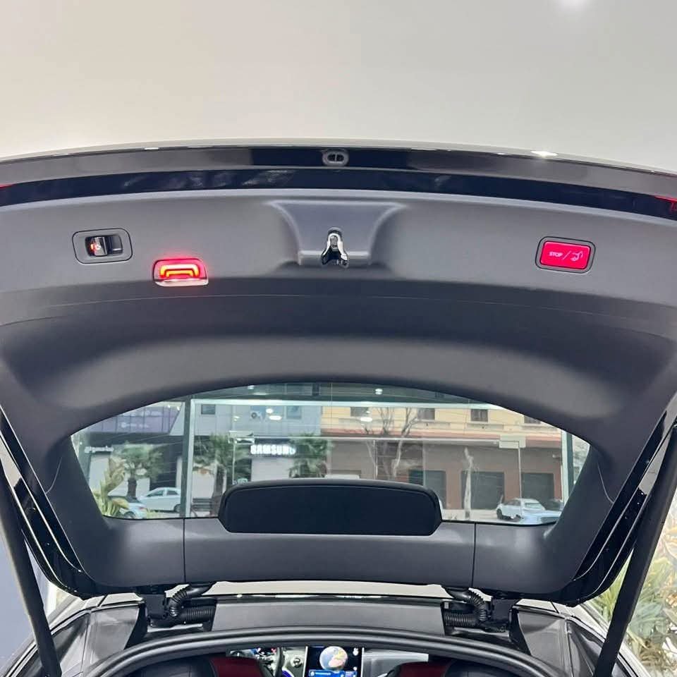 Mercedes-Benz GLC 300d - image 17