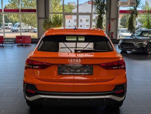 Audi Q3 Sportback 35 TDI S line - image 2