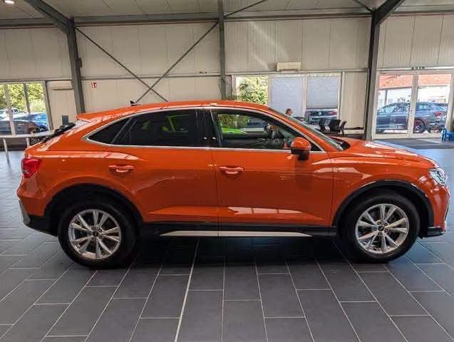 Audi Q3 Sportback 35 TDI S line - image 5