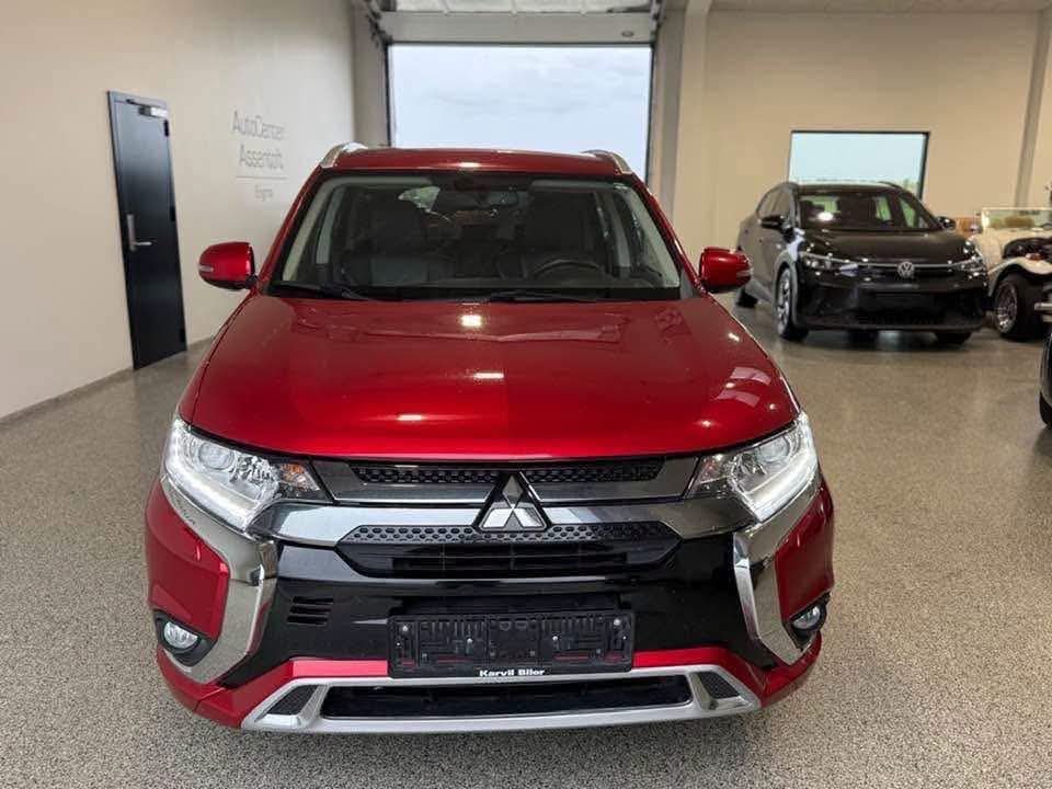 Mitsubishi Outlander PHEV.