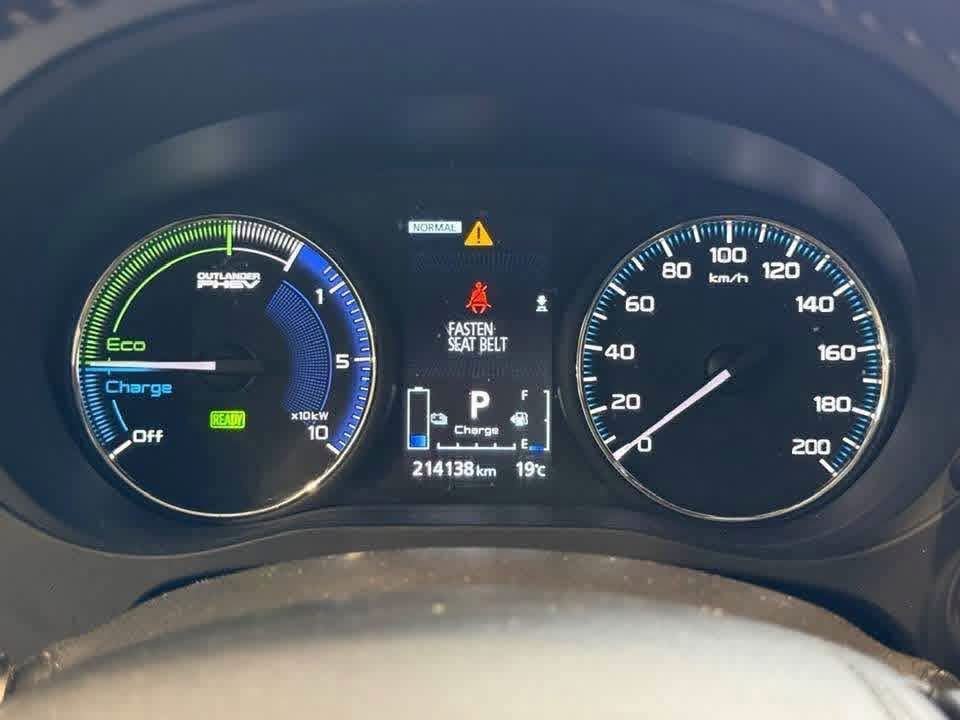 Mitsubishi Outlander PHEV. - image 10