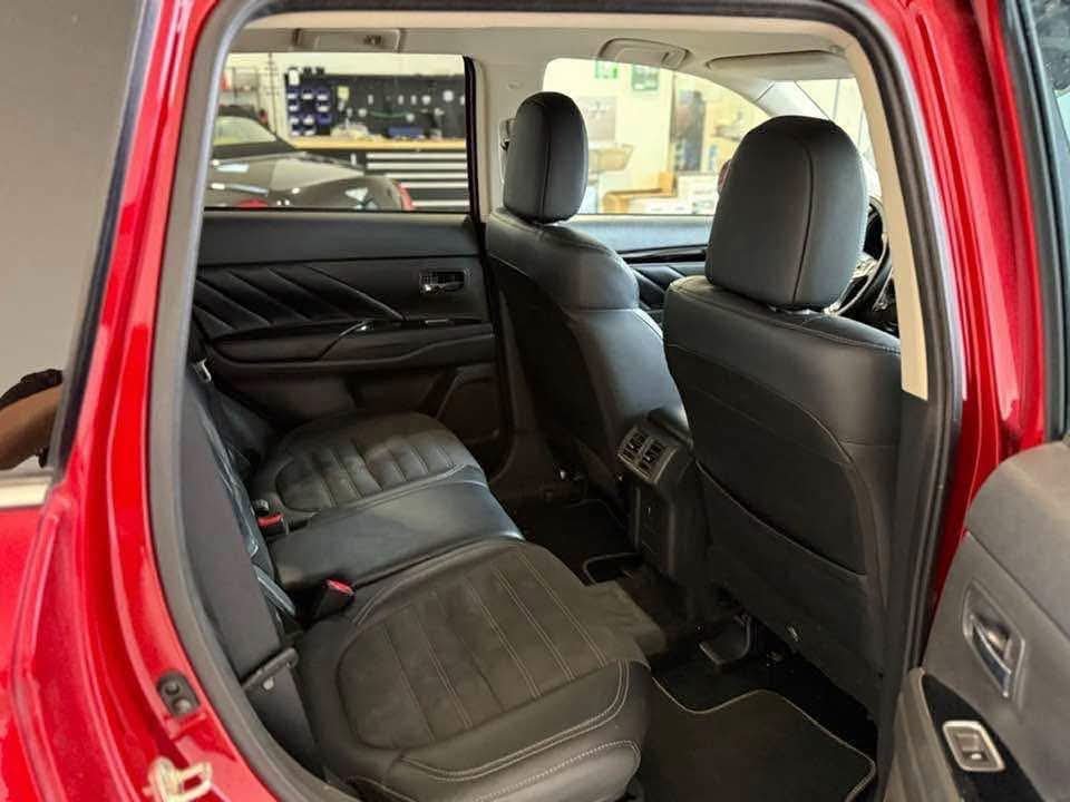 Mitsubishi Outlander PHEV. - image 9