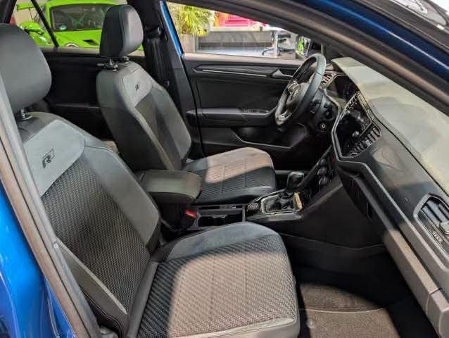 Volkswagen T-Roc Sport R-Line - image 10