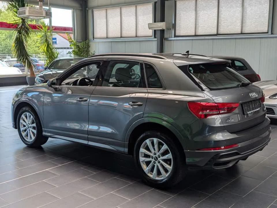 Audi Q3 35 TFSI S line - image 4
