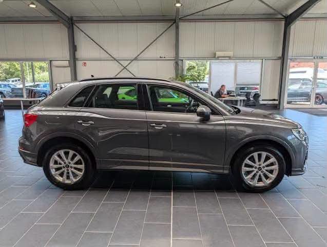 Audi Q3 35 TFSI S line - image 8