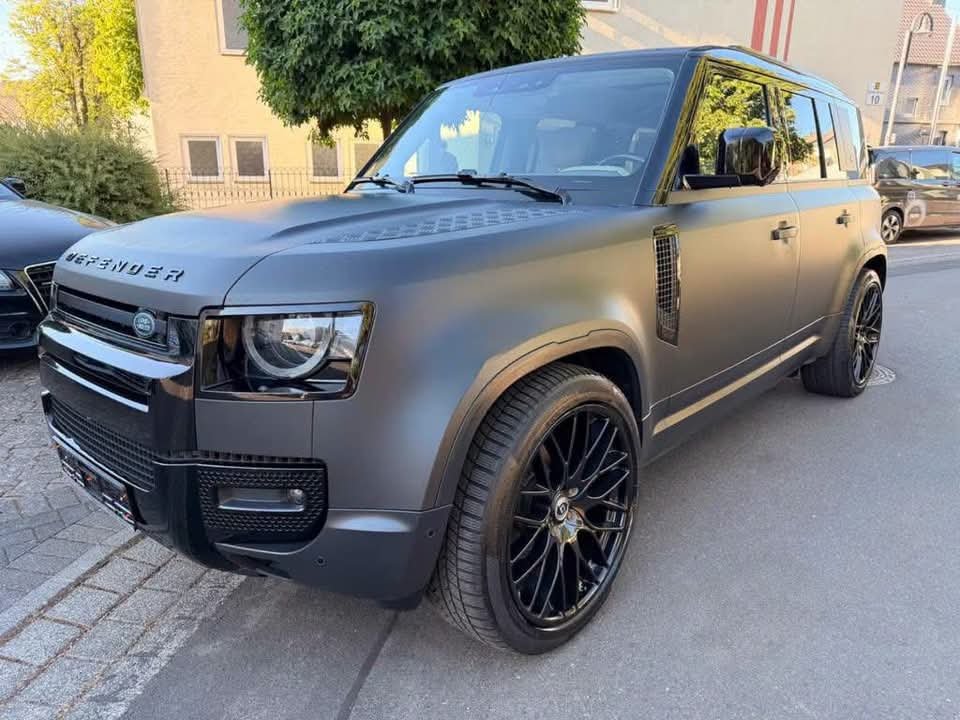 Land Rover Defender 110 HSE - image 2